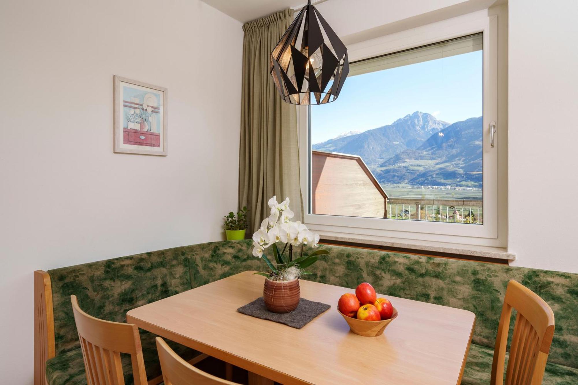 Hotel Törggelehof Cermes Exteriör bild