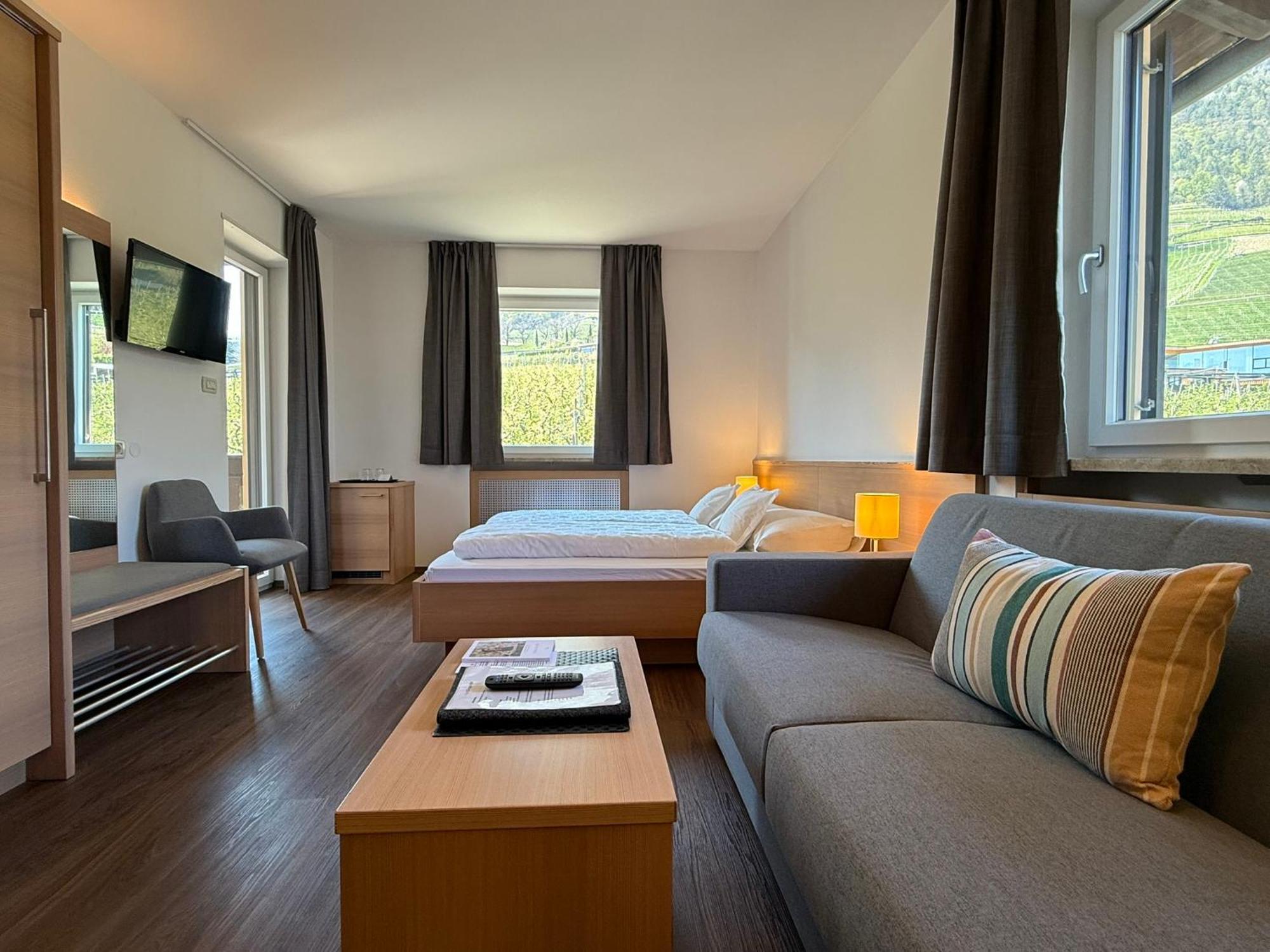 Hotel Törggelehof Cermes Exteriör bild